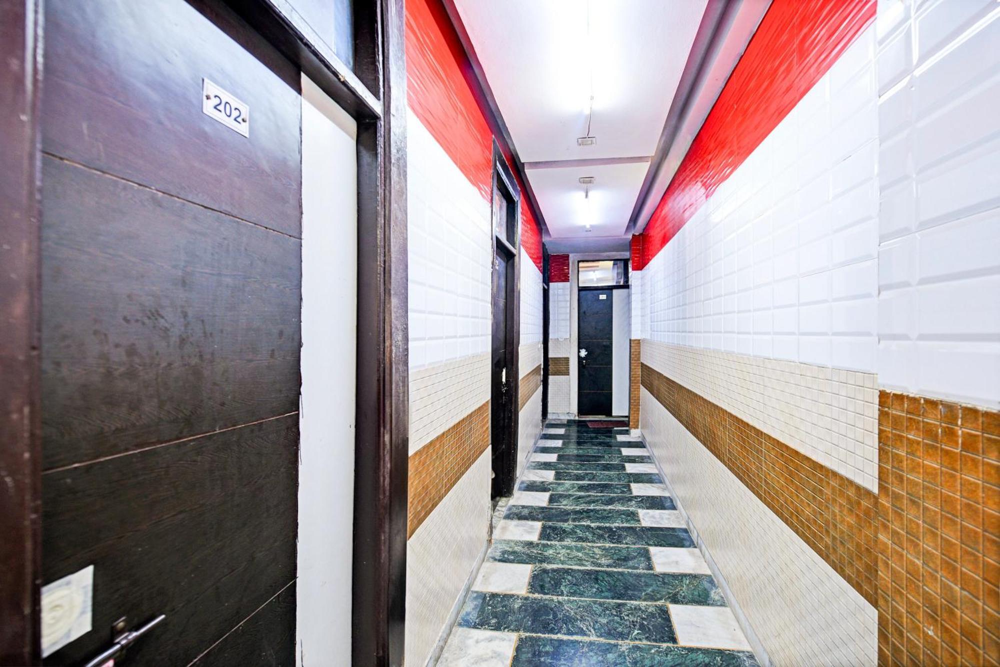 Hotel O Granville Nuova Delhi Esterno foto