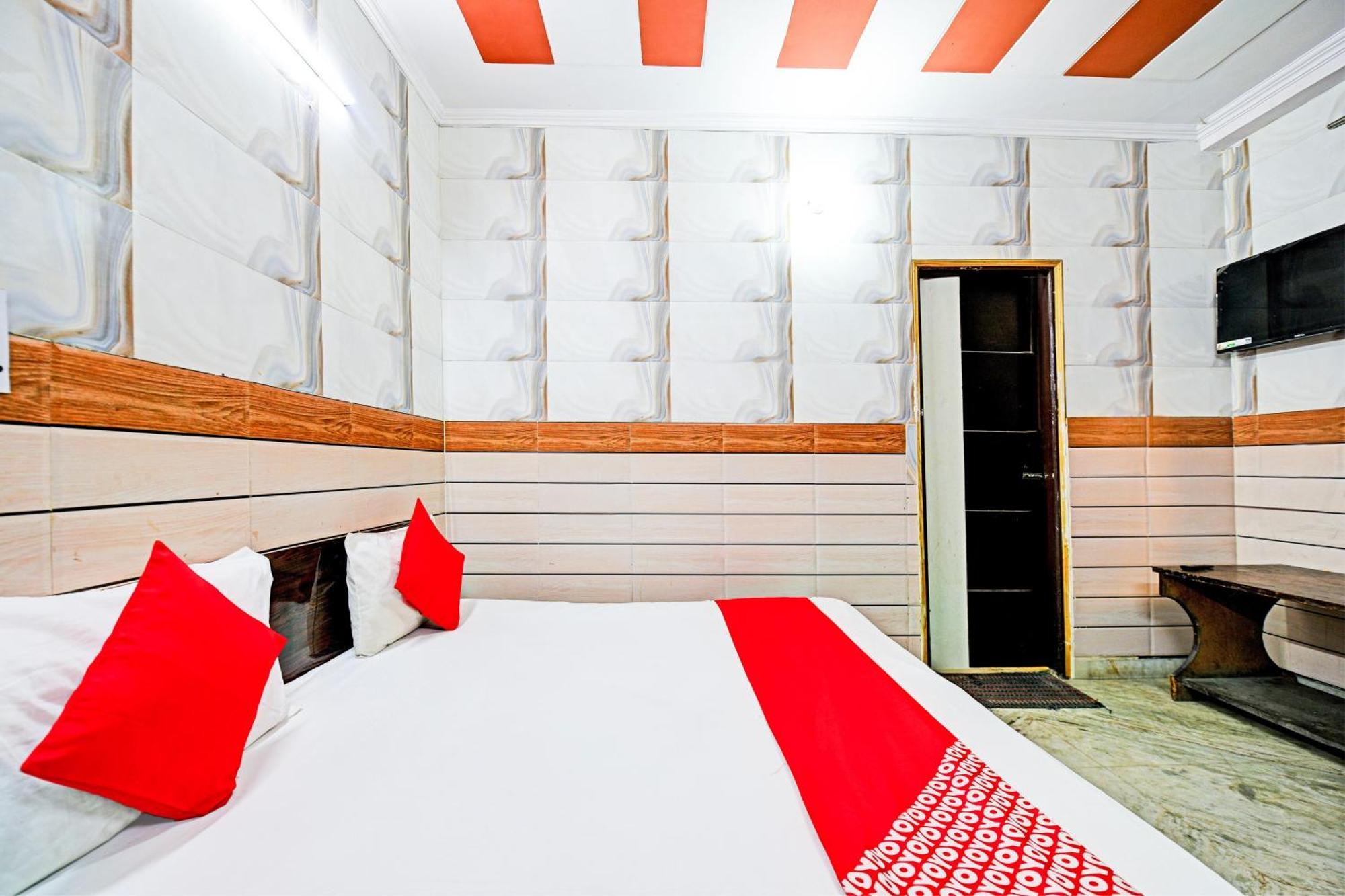 Hotel O Granville Nuova Delhi Esterno foto