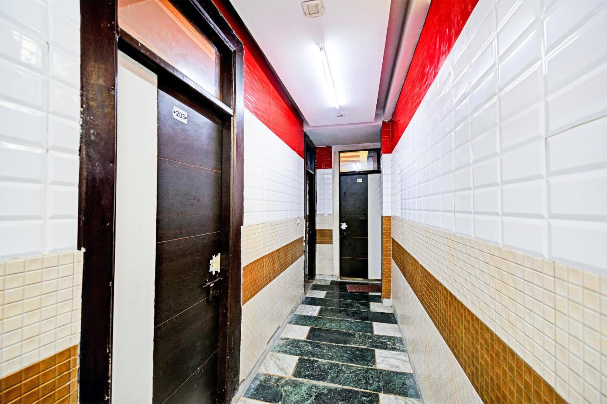 Hotel O Granville Nuova Delhi Esterno foto